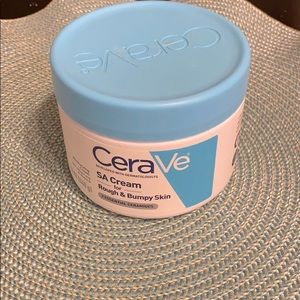 Cerave SA cream for Rough and Bumpy skin tub